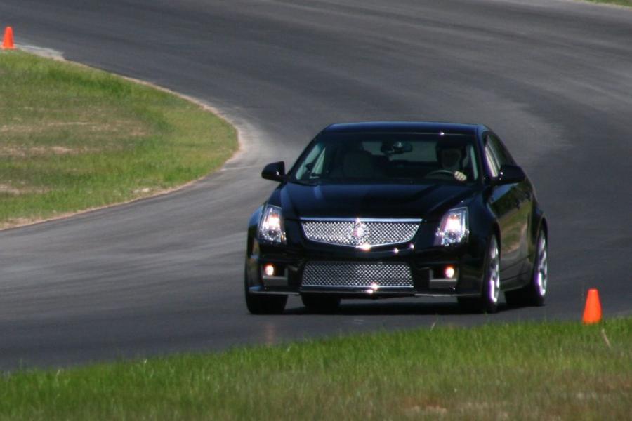  Cadillac CTS-V Coupe 2010 года  (фото 184 из 315)